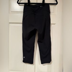 Lululemon black women’s cropped leggings size 4. Like new!